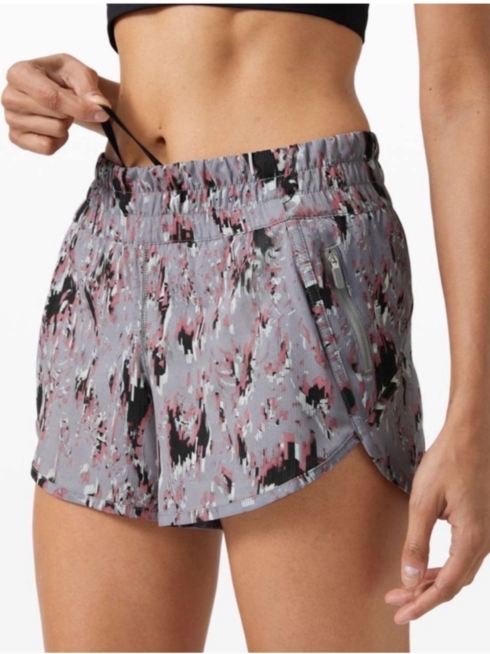 Lululemon x Peloton Tracker V-4 Shorts In The Floral Flux Multiway/ Raceway SZ 4 - Picture 3 of 10